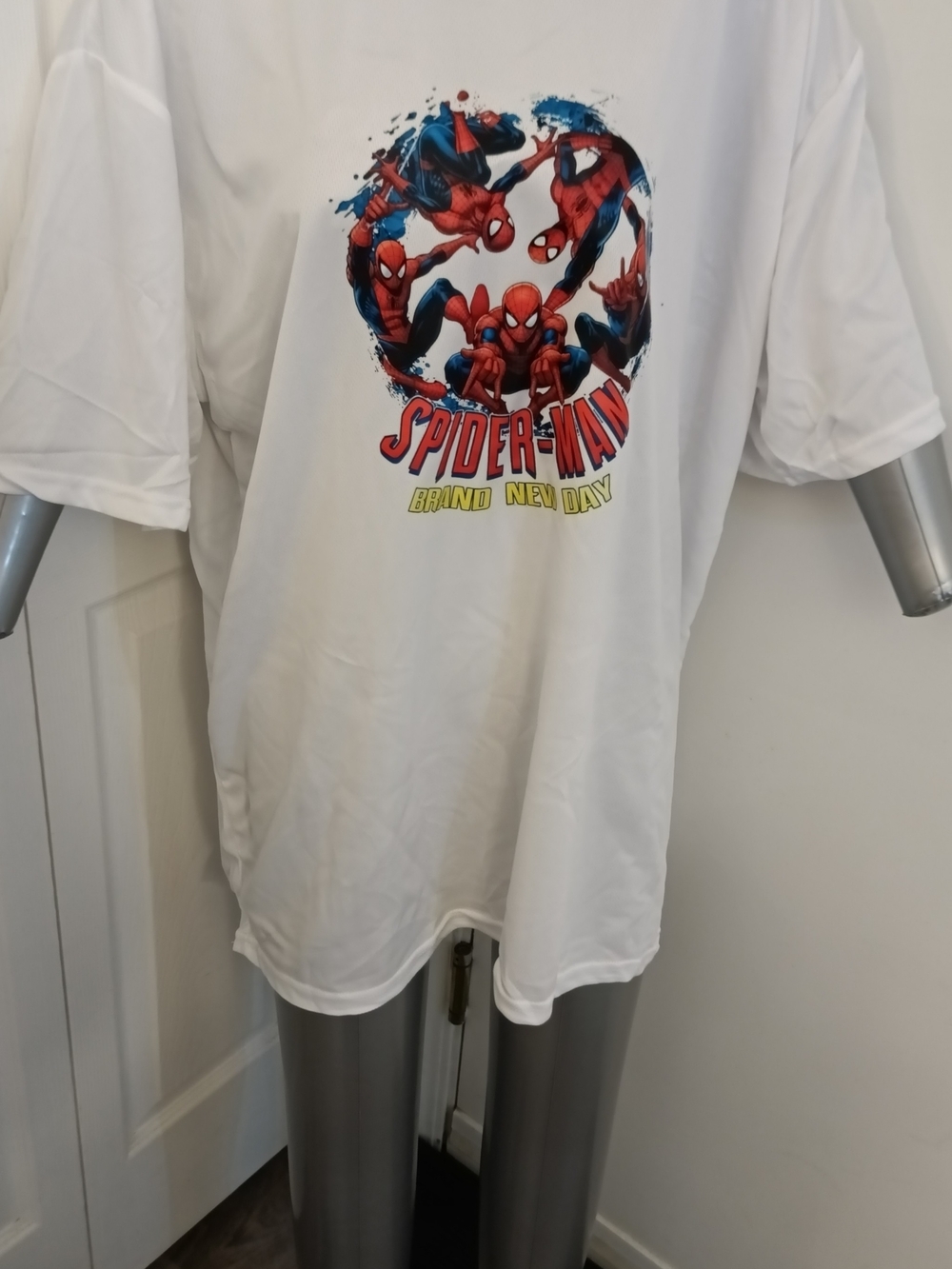 Spiderman White Tee New Large - Picture 2 of 2